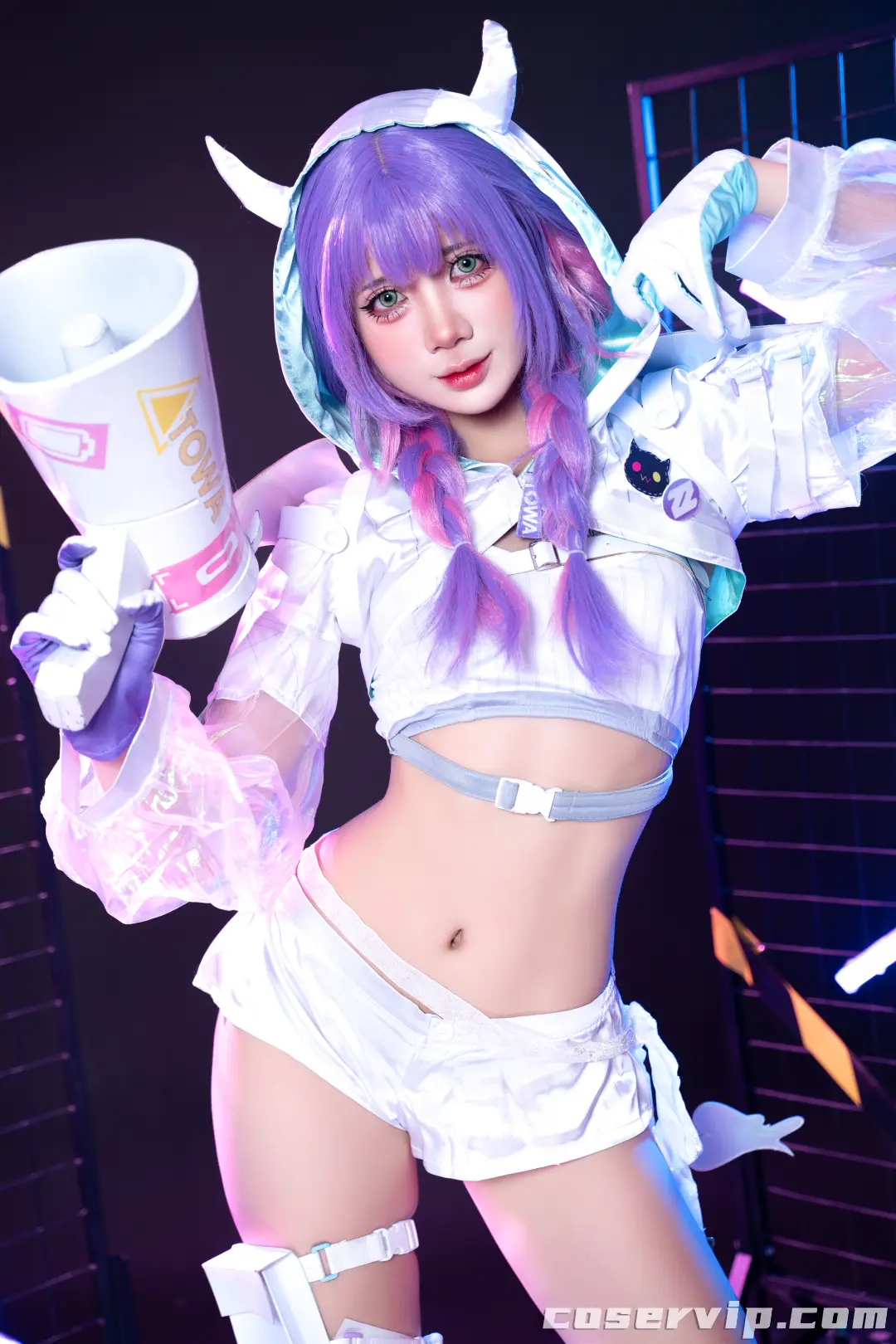 跨越次元的魅力绽放：PoppaChan的精彩cosplay呈现插图