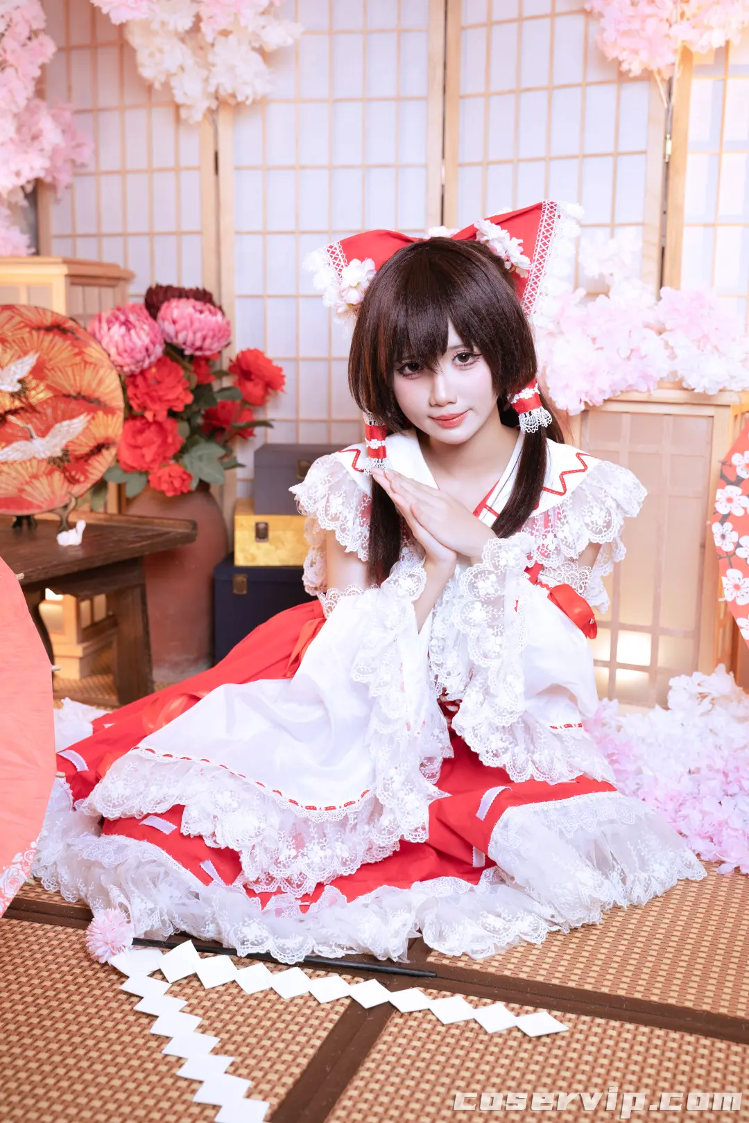 跨越次元的魅力绽放：PoppaChan的精彩cosplay呈现插图1